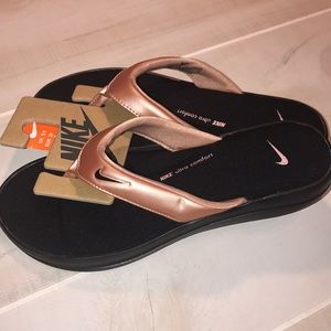 NWT Nike sandals